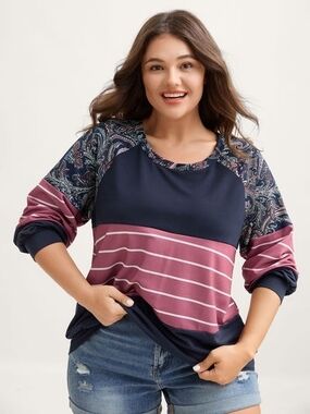 BloomChic Navy Top with Dusty Rose Paisley Trim Size 12 New